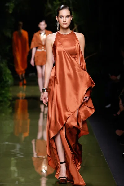 Look 9